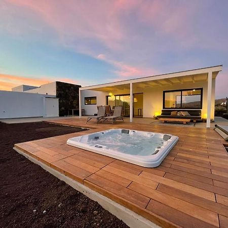 North Shore Villas Lajares, Manalari, Private Jacuzzi المظهر الخارجي الصورة