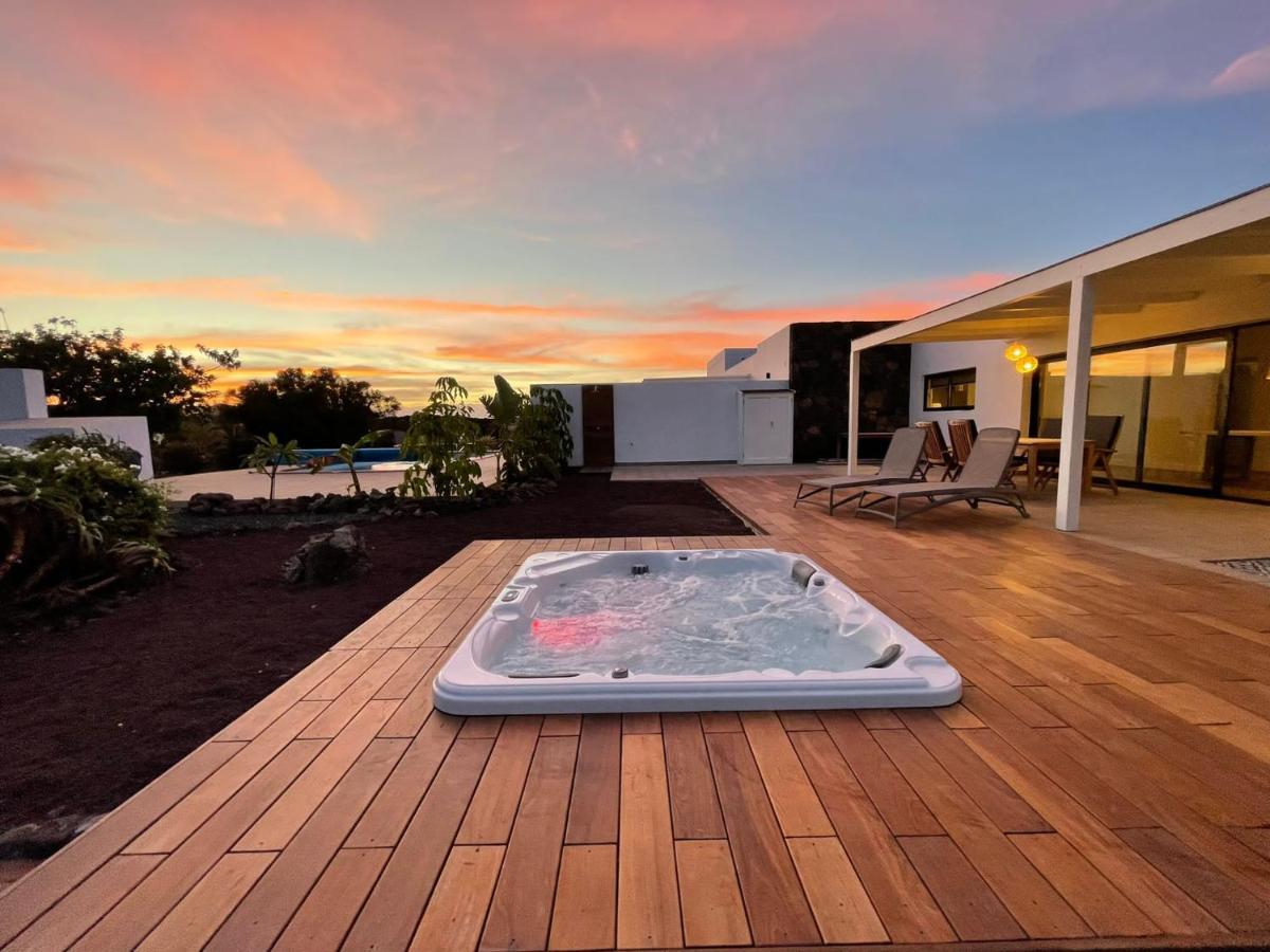 North Shore Villas Lajares, Manalari, Private Jacuzzi المظهر الخارجي الصورة